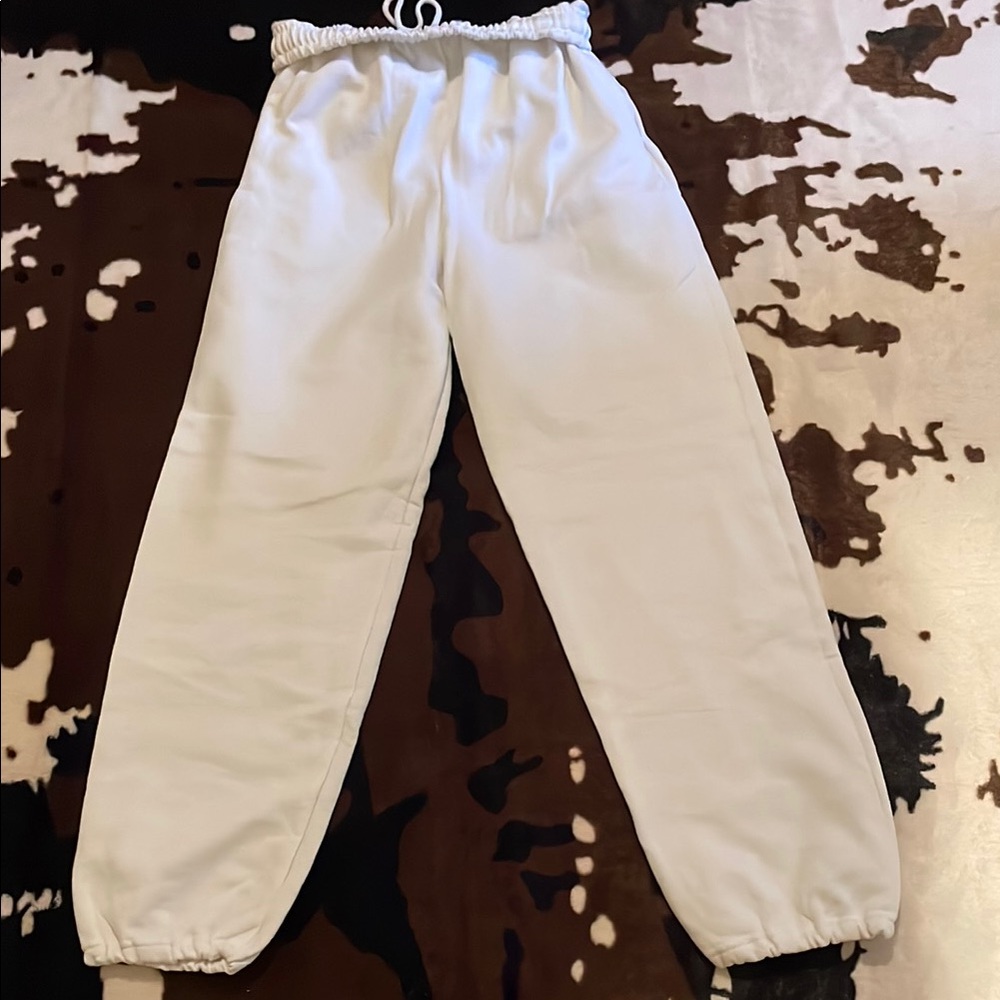 Unisex White Jogger Pants! - Picture 6 of 7